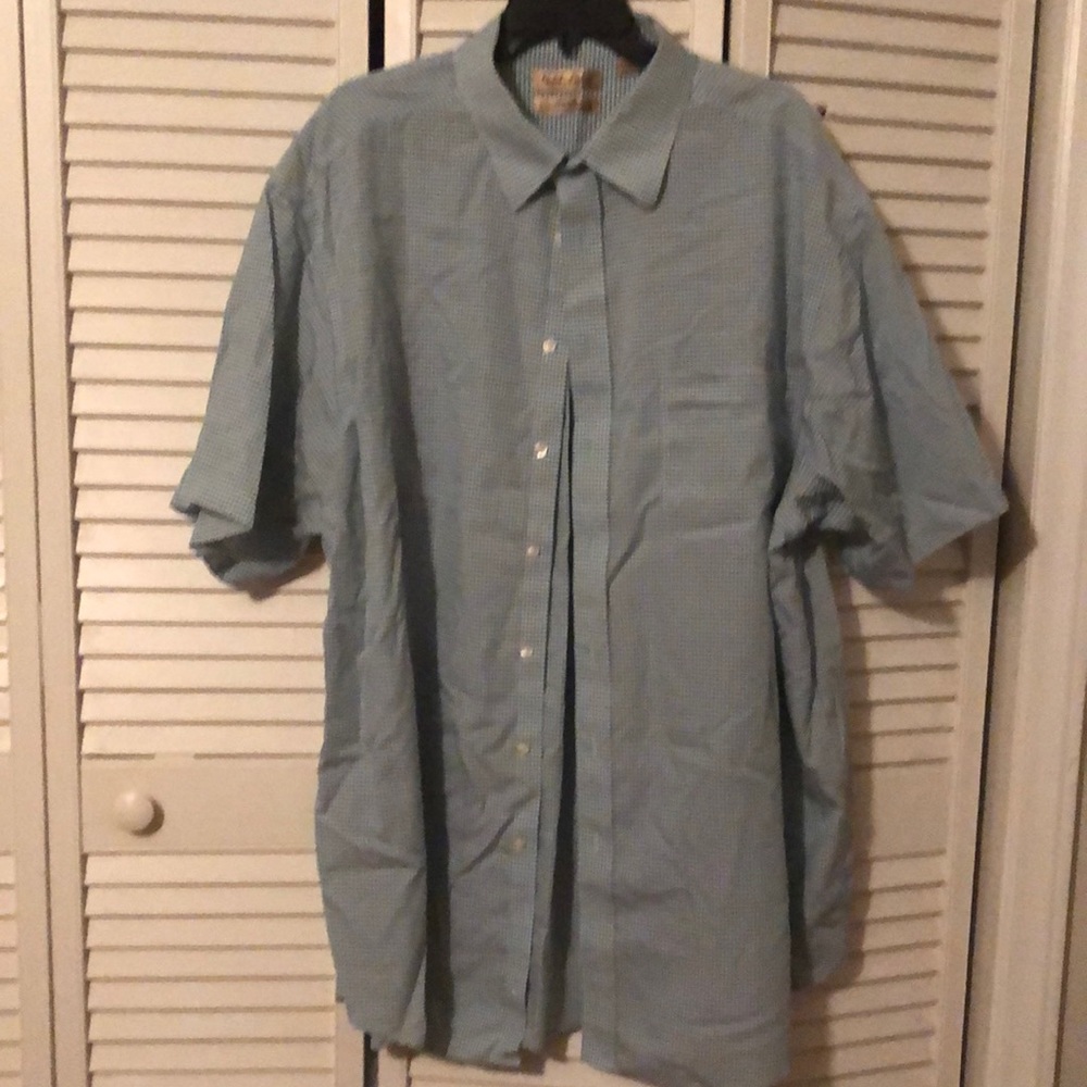 Men’s Button-down Short Sleeved Plaid Shirt